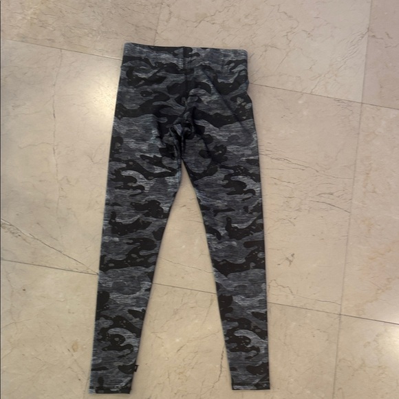 Terez Urban Camo Leggings - Black and Gray - Picture 8 of 12